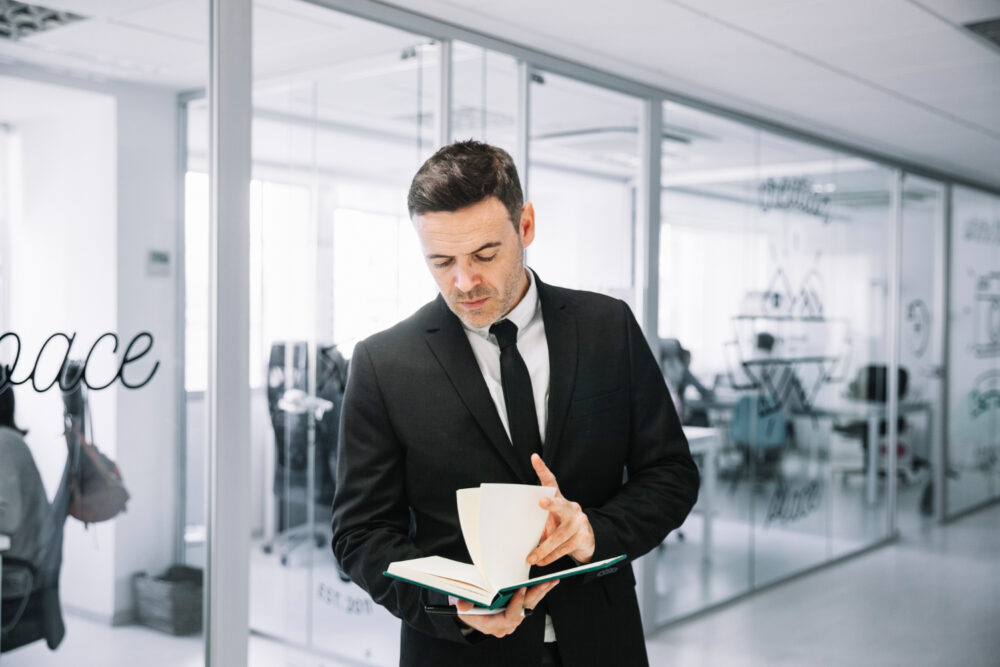 Contratar especialista em superendividamento para renegociação rápida